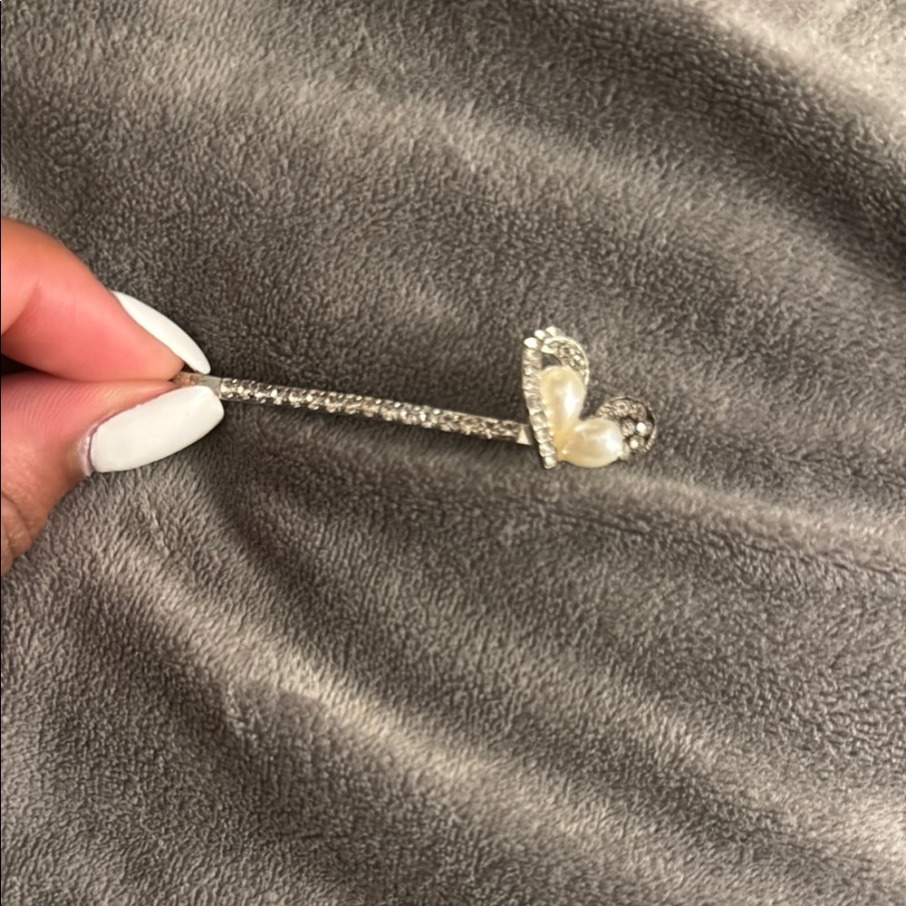 Elegant Silver Heart Hairpin
